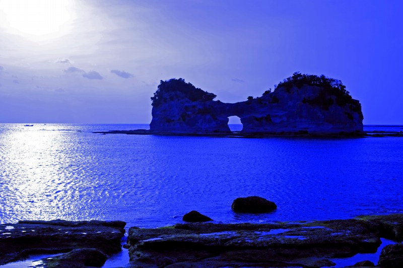 円月島